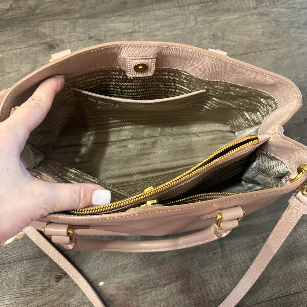 Authentic Prada Saffiano Lux Leather Satchel/Crossbody/Shoulder - Three-Way Bag - Picture 14 of 16